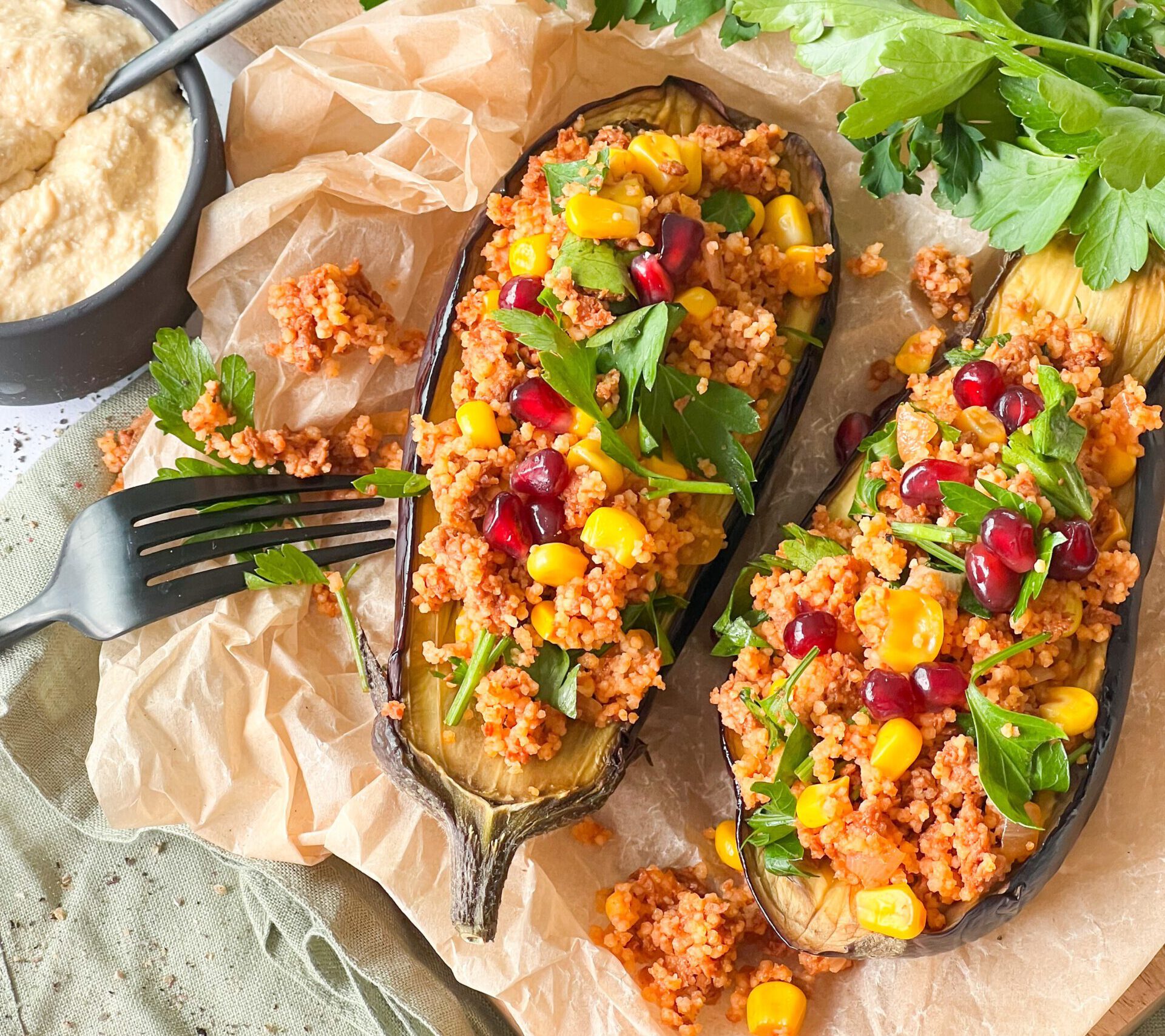 Gefüllte Auberginen, vegan und lecker nach einem einfachen Rezept von foodykani.