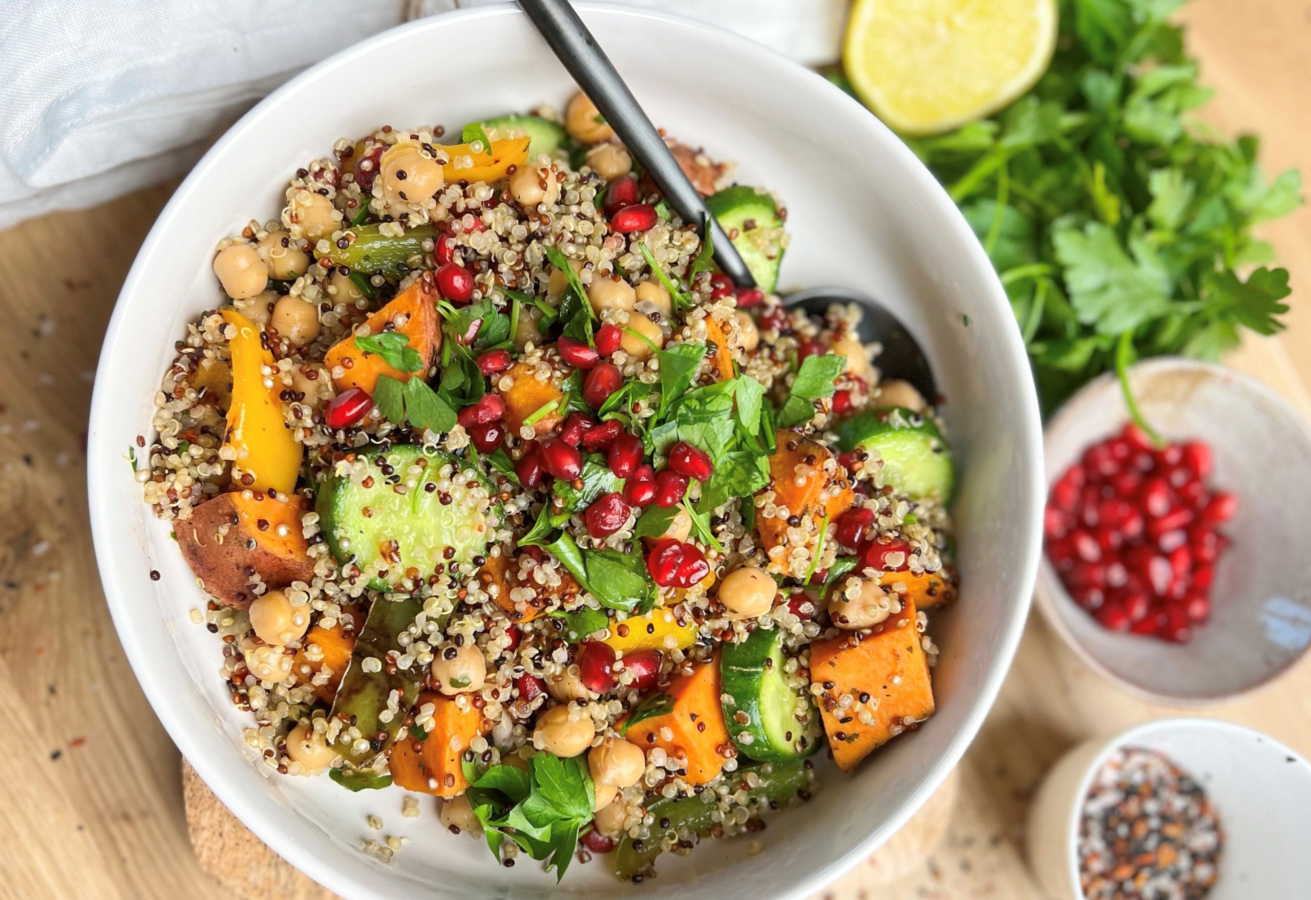 Protein Bowl, vegan und nach einem einfachen Rezept von foodykani.