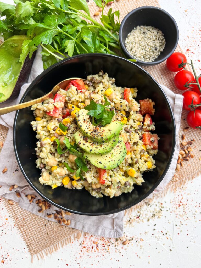 Protein-Hülsenfrüchte-Salat vegan - einfaches, veganes Rezept von foodykani.