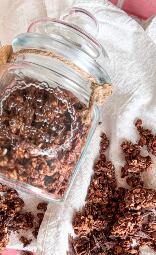 Schoko Müsli, einfaches Rezept ohne Zucker und in 20 Min fertig gebacken.