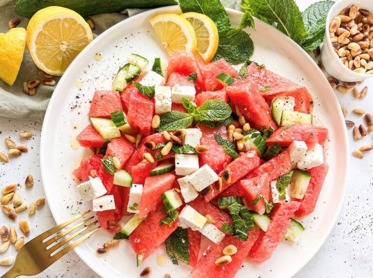 Wassermelonen Feta Salat, einfaches Rezept für einen leckeren Sommersalat.