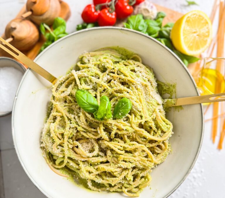 Avocado-Pasta, super schnell, einfach und vegan.