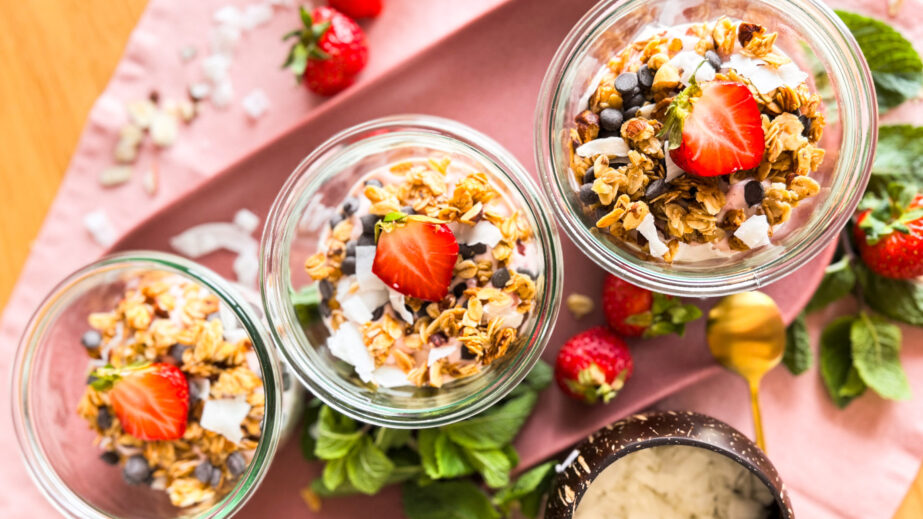 Knuspermüsli selber machen, einfaches veganes Rezept.