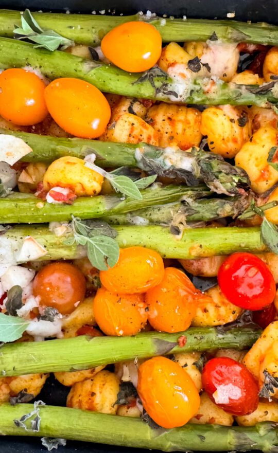 Spargel-Gnocchi-Auflauf, vegan, einfach und lecker.