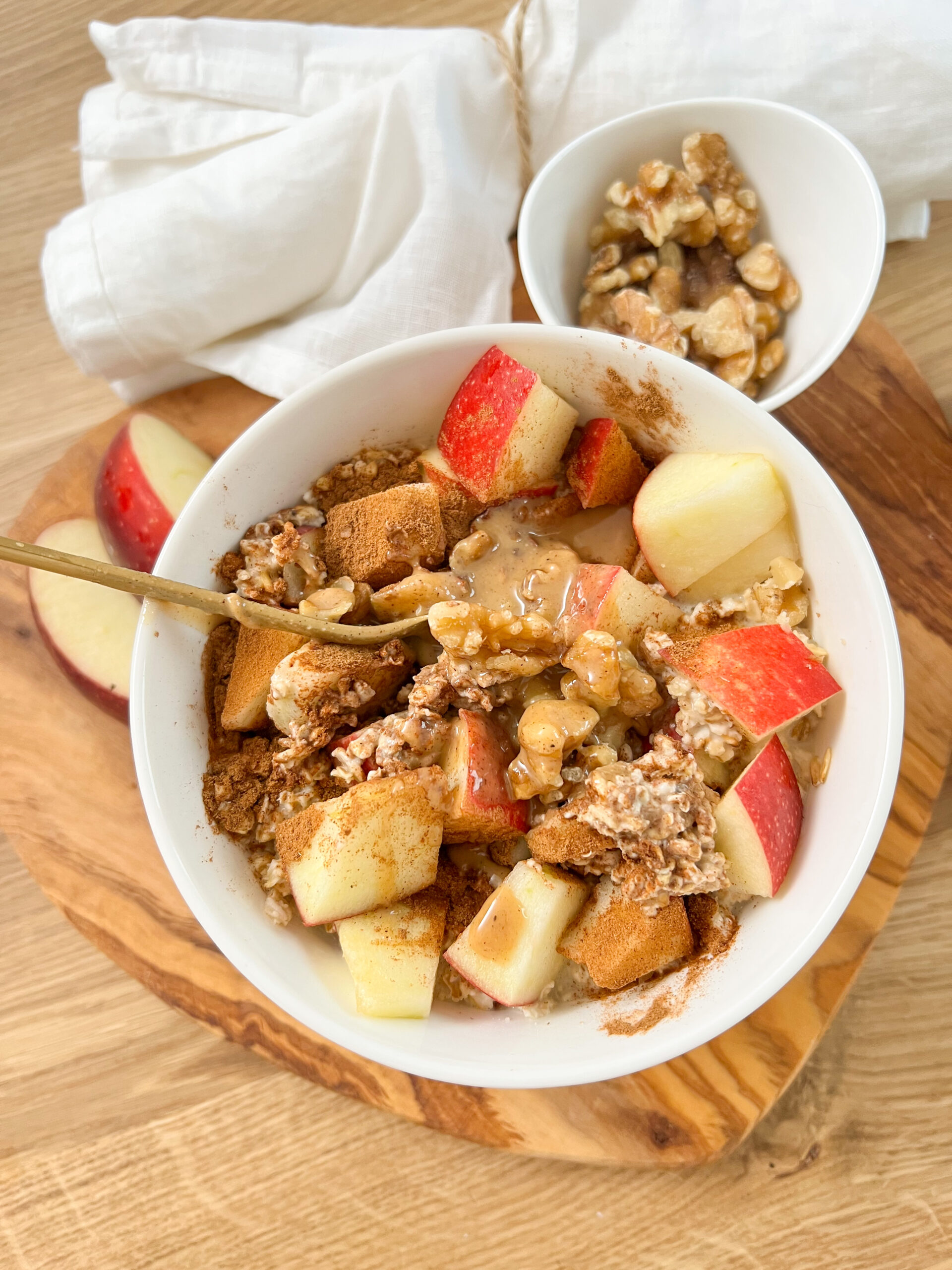 Apfel-Frühstück, vegan und einfach nach einem Rezept der Foodbloggerin Foodykani.