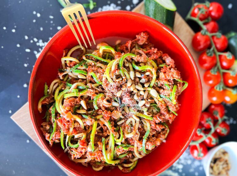 Zucchini Nudeln selber machen, einfaches Rezept in 15 Minuten.