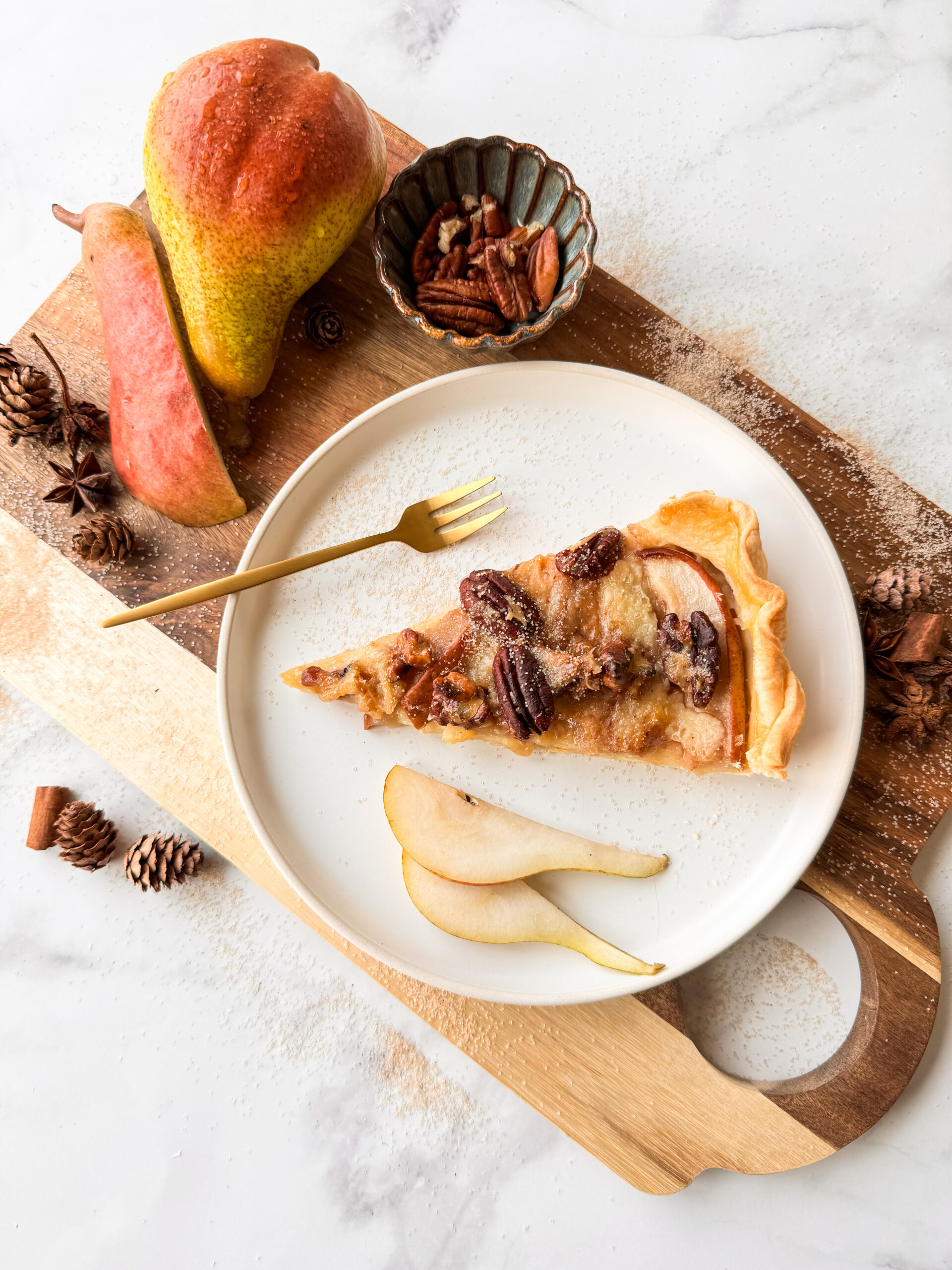 Birnen-Nuss-Tarte, einfaches veganes Rezept von Foodykani.