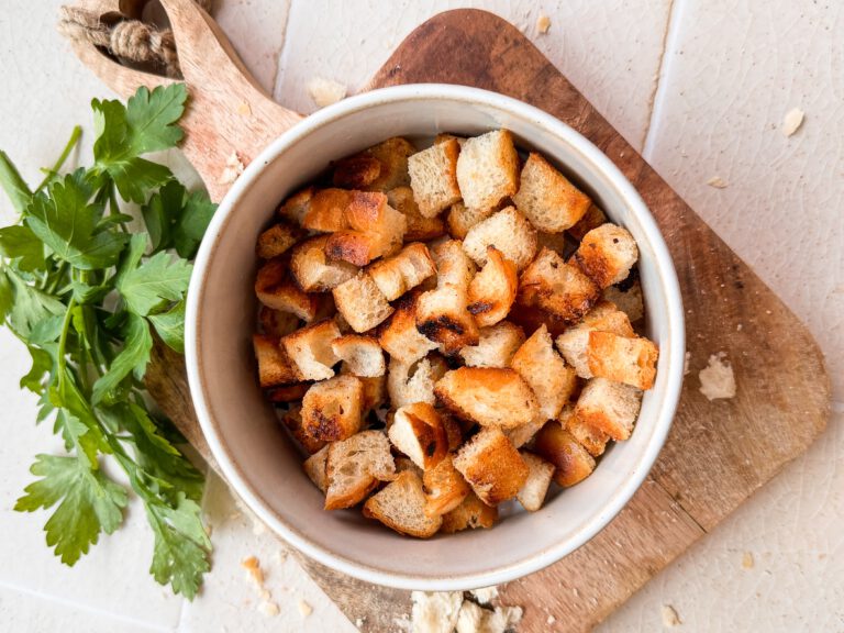 Croutons selber machen Rezept, super schnell in 5 Minuten.