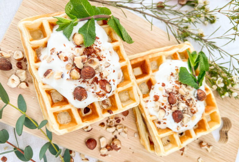 Vegane Waffeln, einfaches Rezept für fluffige Waffeln.