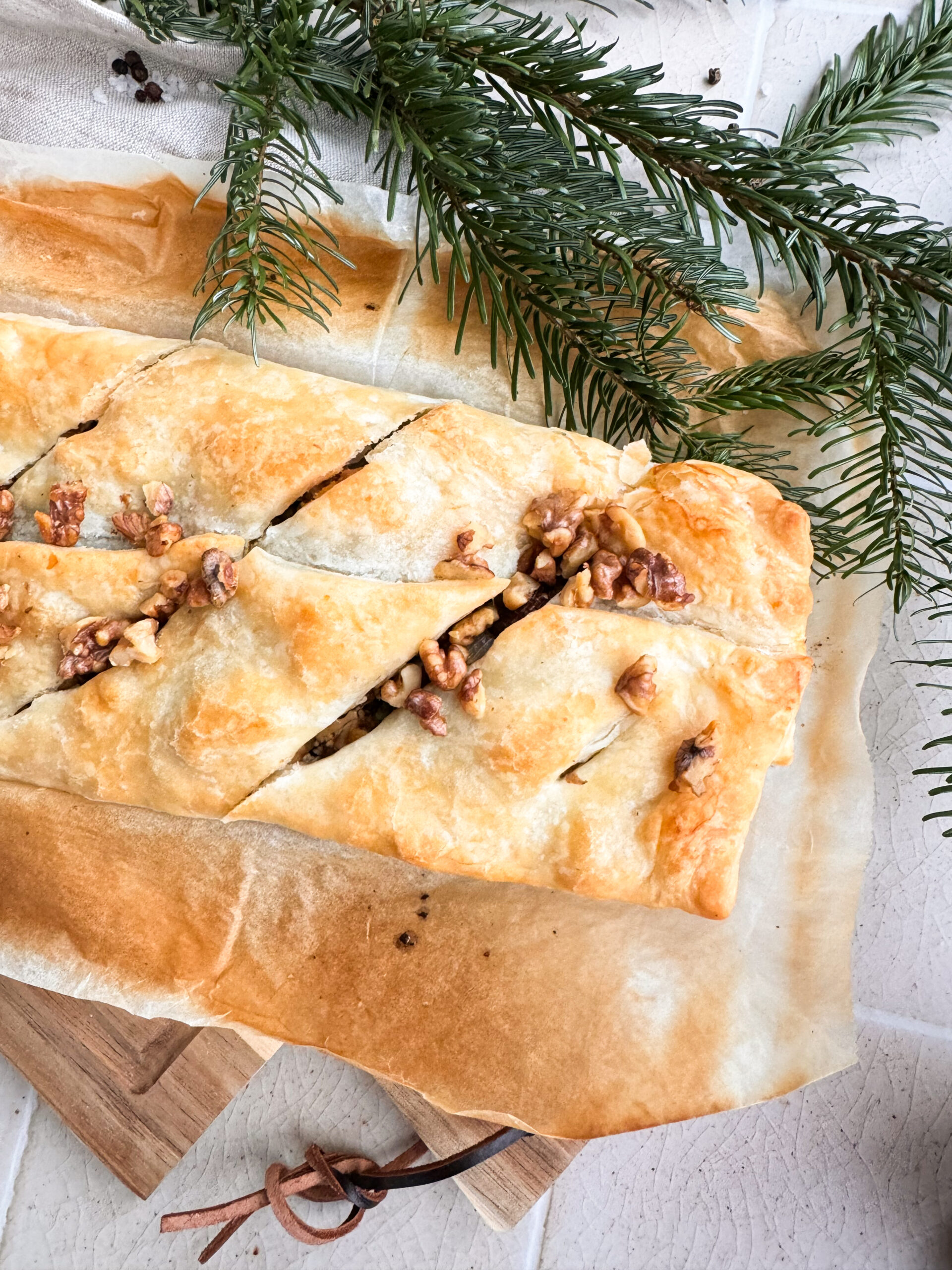 Veganer Braten, einfaches Rezept für einen festlichen Linsenbraten.