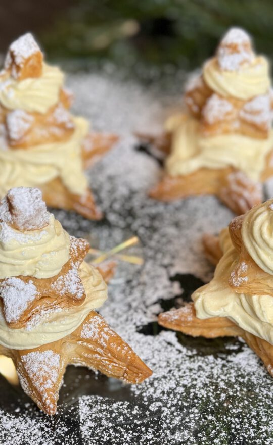 Weihnachtsdessert mit Blätterteig, einfaches Rezept in 20 Minuten.