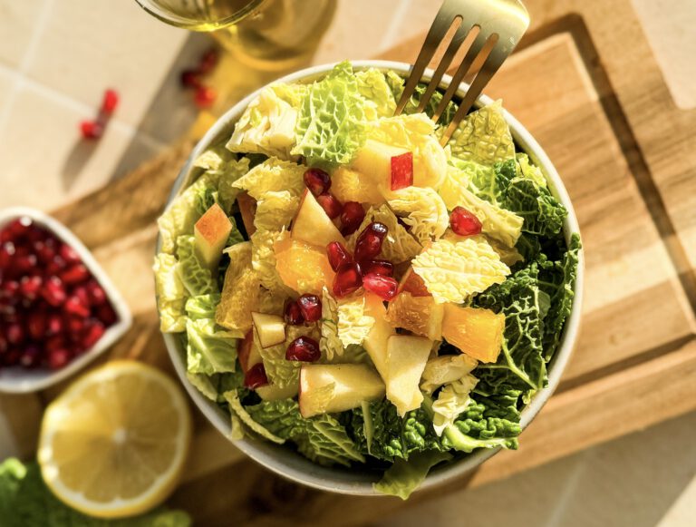 Wintersalat mit Apfel, einfaches 10-Minuten-Rezept.