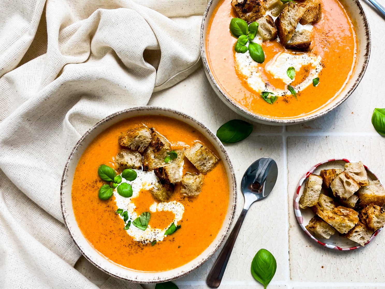 Cremige italienische Tomatensuppe, einfaches Rezept!