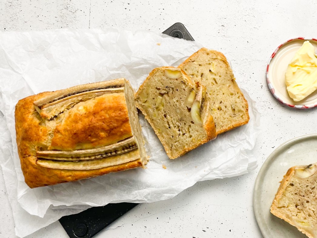 Einfaches veganes Bananenbrot, ganz klassisch in 45 Minuten.